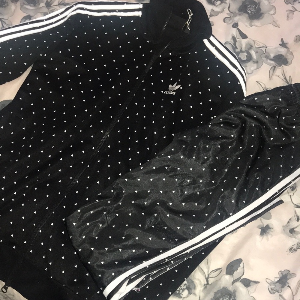 Adidas top and bottom set ( women’s )